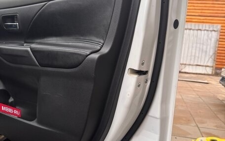 Mitsubishi Outlander III рестайлинг 3, 2018 год, 2 000 000 рублей, 23 фотография