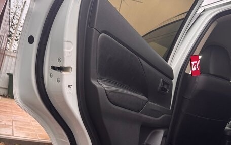 Mitsubishi Outlander III рестайлинг 3, 2018 год, 2 000 000 рублей, 15 фотография