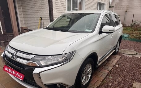 Mitsubishi Outlander III рестайлинг 3, 2018 год, 2 000 000 рублей, 30 фотография