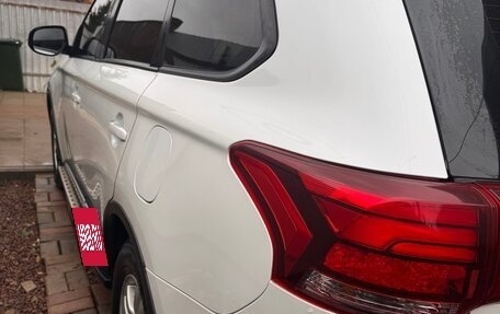 Mitsubishi Outlander III рестайлинг 3, 2018 год, 2 000 000 рублей, 27 фотография