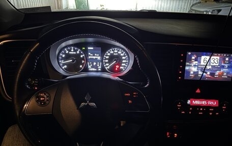 Mitsubishi Outlander III рестайлинг 3, 2018 год, 2 000 000 рублей, 37 фотография