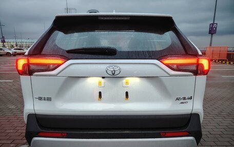 Toyota RAV4, 2025 год, 3 890 000 рублей, 22 фотография