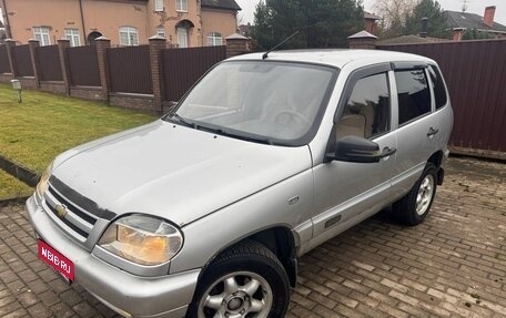 Chevrolet Niva I рестайлинг, 2004 год, 320 000 рублей, 1 фотография