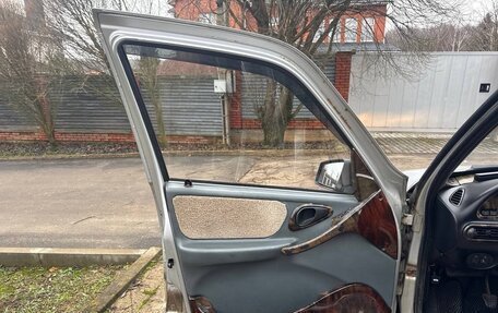 Chevrolet Niva I рестайлинг, 2004 год, 320 000 рублей, 26 фотография