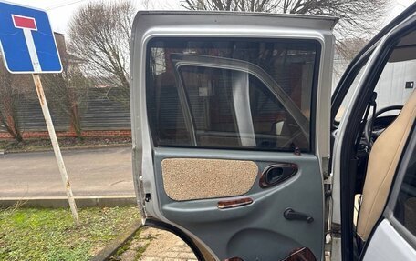 Chevrolet Niva I рестайлинг, 2004 год, 320 000 рублей, 22 фотография