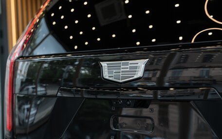 Cadillac Escalade V, 2025 год, 23 290 000 рублей, 16 фотография