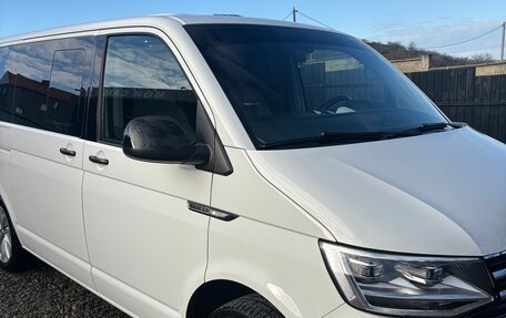 Volkswagen Caravelle T6 рестайлинг, 2016 год, 3 300 000 рублей, 1 фотография