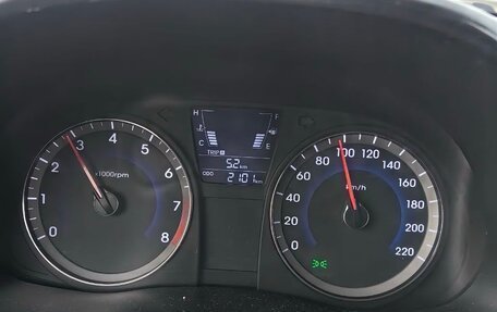 Hyundai Solaris II рестайлинг, 2013 год, 585 000 рублей, 11 фотография