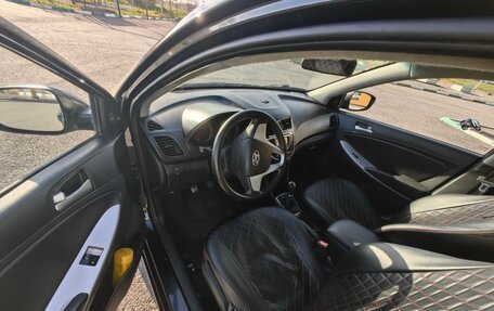 Hyundai Solaris II рестайлинг, 2013 год, 585 000 рублей, 2 фотография