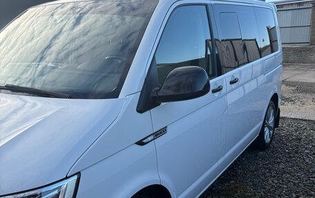 Volkswagen Caravelle T6 рестайлинг, 2016 год, 3 300 000 рублей, 2 фотография