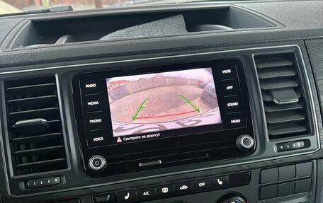 Volkswagen Caravelle T6 рестайлинг, 2016 год, 3 300 000 рублей, 13 фотография