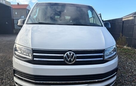 Volkswagen Caravelle T6 рестайлинг, 2016 год, 3 300 000 рублей, 3 фотография