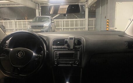 Volkswagen Polo VI (EU Market), 2015 год, 1 200 000 рублей, 17 фотография