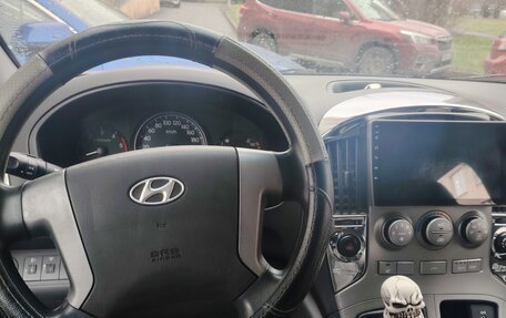 Hyundai H-1 II рестайлинг, 2008 год, 790 000 рублей, 6 фотография