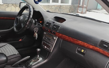 Toyota Avensis III рестайлинг, 2006 год, 920 000 рублей, 10 фотография