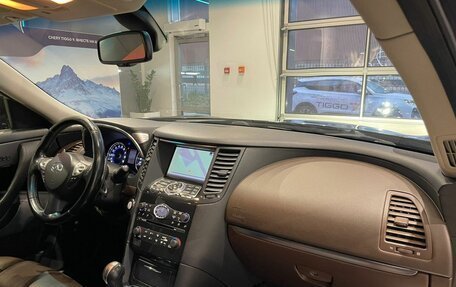 Infiniti QX70, 2013 год, 1 670 000 рублей, 10 фотография