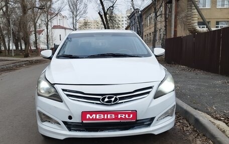 Hyundai Solaris II рестайлинг, 2012 год, 435 000 рублей, 1 фотография