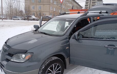 Mitsubishi Outlander III рестайлинг 3, 2003 год, 775 000 рублей, 4 фотография