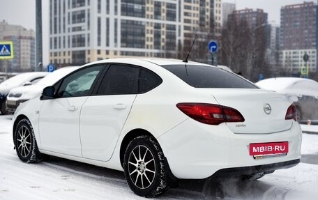 Opel Astra J, 2013 год, 850 000 рублей, 7 фотография