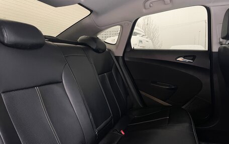 Opel Astra J, 2013 год, 850 000 рублей, 24 фотография