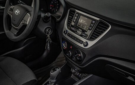 Hyundai Solaris II рестайлинг, 2017 год, 1 385 000 рублей, 19 фотография