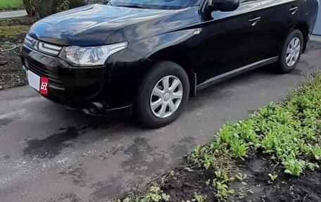 Mitsubishi Outlander III рестайлинг 3, 2013 год, 1 190 000 рублей, 1 фотография