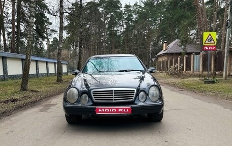 Mercedes-Benz CLK-Класс, 2000 год, 270 000 рублей, 1 фотография