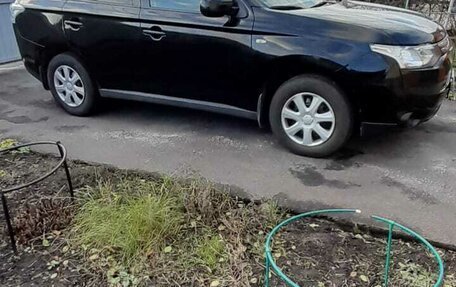 Mitsubishi Outlander III рестайлинг 3, 2013 год, 1 190 000 рублей, 5 фотография