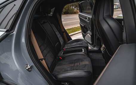 Porsche Cayenne III, 2022 год, 18 000 000 рублей, 16 фотография