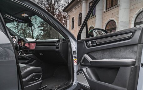 Porsche Cayenne III, 2022 год, 18 000 000 рублей, 17 фотография