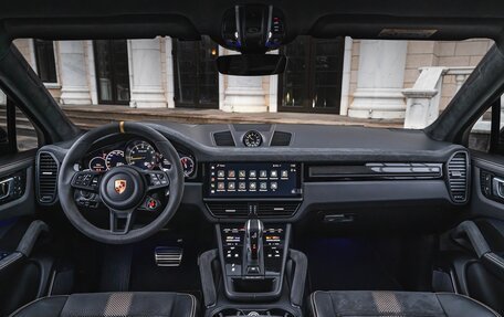 Porsche Cayenne III, 2022 год, 18 000 000 рублей, 21 фотография