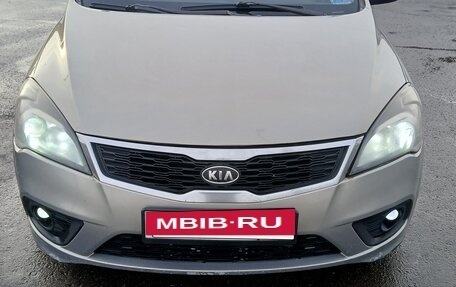 KIA cee'd I рестайлинг, 2010 год, 600 000 рублей, 3 фотография