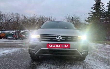 Volkswagen Tiguan II, 2019 год, 1 900 000 рублей, 6 фотография