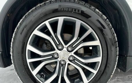 Mitsubishi Outlander III рестайлинг 3, 2015 год, 1 650 000 рублей, 9 фотография