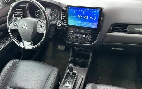 Mitsubishi Outlander III рестайлинг 3, 2015 год, 1 650 000 рублей, 12 фотография