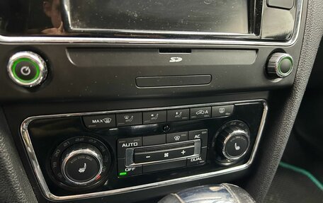 Skoda Superb III рестайлинг, 2011 год, 989 900 рублей, 16 фотография