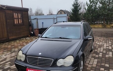 Mercedes-Benz C-Класс, 2003 год, 580 000 рублей, 1 фотография