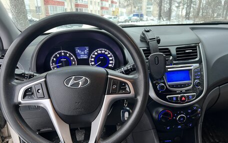Hyundai Solaris II рестайлинг, 2012 год, 660 000 рублей, 11 фотография
