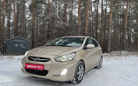 Hyundai Solaris II рестайлинг, 2012 год, 660 000 рублей, 2 фотография