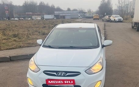 Hyundai Solaris II рестайлинг, 2011 год, 550 000 рублей, 2 фотография