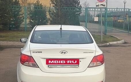 Hyundai Solaris II рестайлинг, 2011 год, 550 000 рублей, 3 фотография