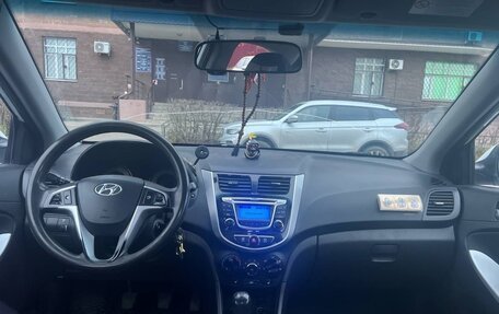 Hyundai Solaris II рестайлинг, 2011 год, 550 000 рублей, 7 фотография