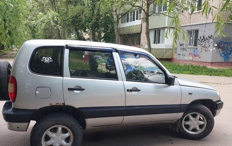 Chevrolet Niva I рестайлинг, 2004 год, 270 000 рублей, 3 фотография