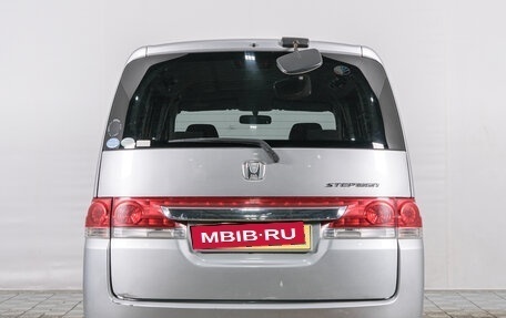 Honda Stepwgn III, 2005 год, 929 000 рублей, 6 фотография