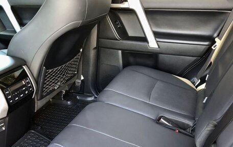 Toyota Land Cruiser Prado 150 рестайлинг 2, 2017 год, 5 900 000 рублей, 5 фотография