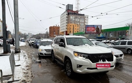 Toyota Land Cruiser Prado 150 рестайлинг 2, 2017 год, 5 900 000 рублей, 13 фотография