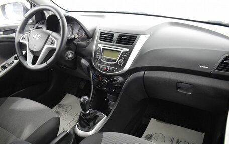 Hyundai Solaris II рестайлинг, 2012 год, 745 000 рублей, 11 фотография