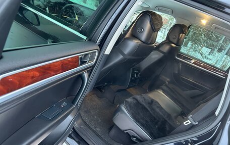 Volkswagen Touareg III, 2010 год, 2 099 999 рублей, 13 фотография