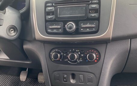 Renault Sandero II рестайлинг, 2015 год, 800 000 рублей, 7 фотография