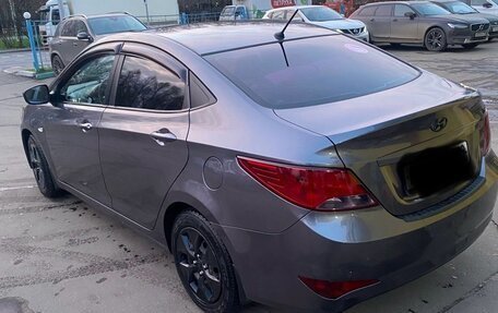 Hyundai Solaris II рестайлинг, 2015 год, 990 000 рублей, 4 фотография